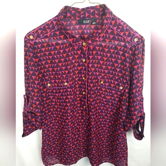 a.n.a. Red And Navy 3/4th Sleeve Gold Button Blouse Sz L - Picture 2 of 9